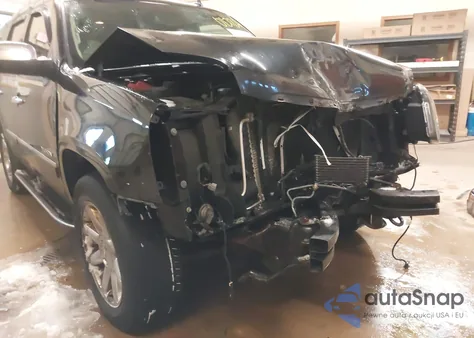 2010 GMC Yukon Denali из США, поврежденный, VIN 1GKUKEEF3AR280830